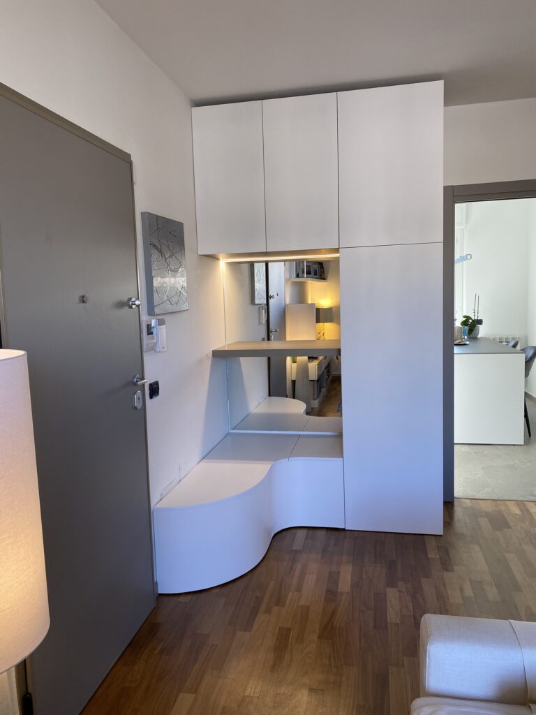 Realizzare un mobile ingresso su misura in zona city life