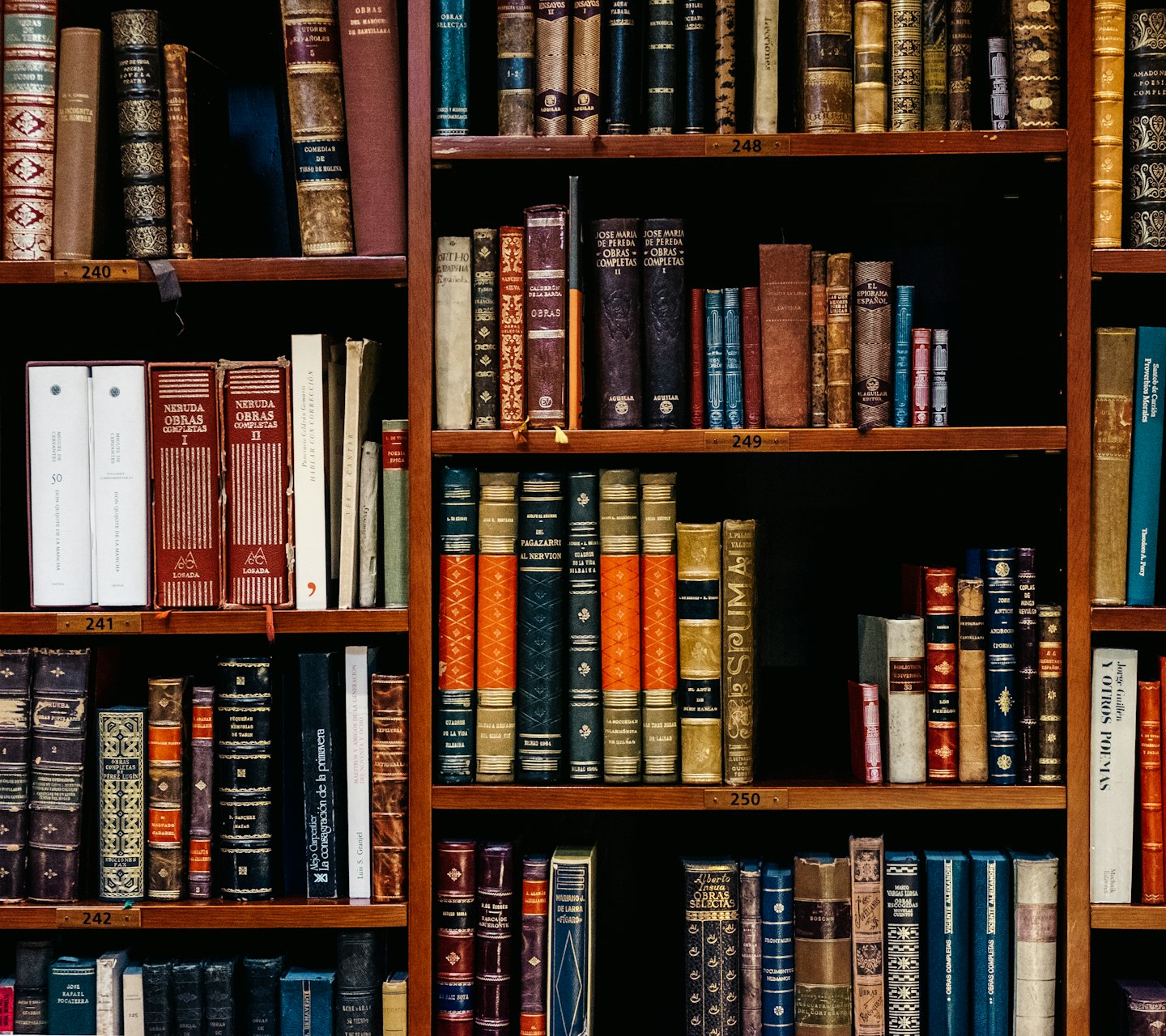 Librerie Sottoscala 7 5aed6f4510e4b8877bad1f5dbbd191d56e298d0b